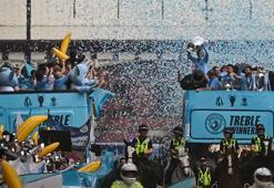 Manchester City, şehir turu attı