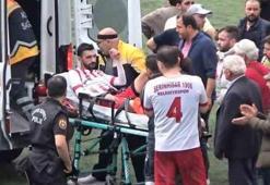Golü önlemek isteyen kaleci, rakip forvetin ayağını kırdı
