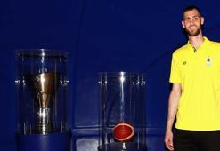 Fenerbahçe Beko'da Georgios Papagiannis'ten taraftara mesaj