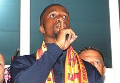 Galatasaray'ın yeni transferi Zaha, taraftarlarla buluştu! İşte ilk görüntüler...