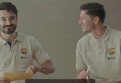 Barcelonalı İlkay Gündoğan, Lewandowski'ye Türkçe öğretiyor