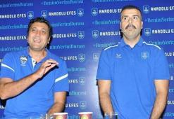Anadolu Efes'ten Larkin açıklaması! "Milli takımda olmamasının tek nedeni sakatlıktır"