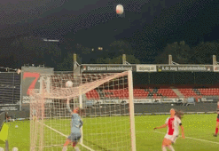 Ajax Kadın Futbol Takımı'ndan 'yok artık' dedirten gol!
