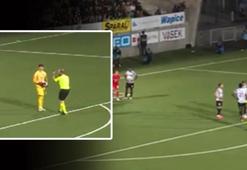 Zaman geçirme işini abarttı, takımına gol yedirdi!