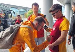 Galatasaray, Manchester United maçı için İngiltere'ye gitti.
