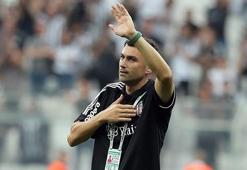 İstanbulspor galibiyeti sonrası Beşiktaş'ta Burak Yılmaz'dan dikkat çekici açıklama: Bir çiçekle bahar gelir mi? | Aldığı teklifi açıkladı!