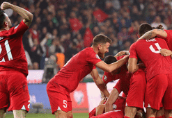 Yunus Akgün'den harika gol! İlki sayılmadı, ikinciyi attı...