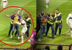 Ronaldo'yu çılgına döndüren olay! Sahaya girip selfie çekmeye çalıştı
