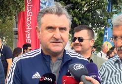 Bakan Bak'tan Antalyaspor yeni başkanı Sinan Boztepe'ye tebrik!