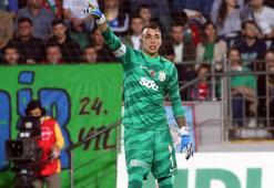 Çaykur Rizespor galibiyeti sonrası Galatasaray'da Fernando Muslera'dan Cumhuriyetimizin 100. yılına ilişkin Türkçe mesaj