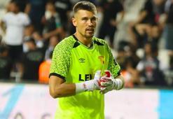 Mateusz Lis gol yemeye karşı!