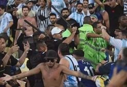 Brezilya - Arjantin maçında tribünler karıştı! Messi takımı sahadan çekti!