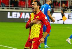 Göztepe’de Yalçın Kayan taraftarla barıştı