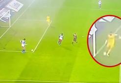 St. Pauli - Hamburg maçına kaleci damga vurdu! İnanılmaz hata...