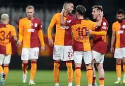 Galatasaray zirve yaptı! İlk 11'in yarısı değişti...