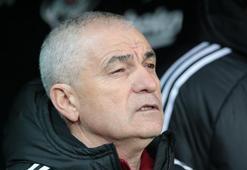 Rıza Çalımbay, derbi sonrası konuştu: Bu takım bu oyunu oynamamalı