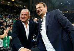 Fatih Terim ile Ergin Ataman yeniden buluştu! Panathinaikos - Kızılyıldız maçında hasret giderdiler...