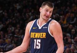 Nikola Jokic'ten tarihe geçen performans