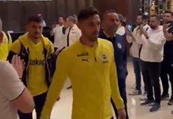 Fenerbahçe kafilesi alkışlarla otelden ayrıldı!