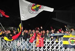Fenerbahçe ve Galatasaray İstanbul'da coşkuyla karşılandı!