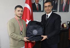 Ağrılı Boksör Sezgin Acar, Türkiye üçüncüsü oldu!