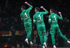 Çekler Fernando Muslera'nın hayranı oldu: Adam dağ gibi, tutabileceği her şeyi tuttu