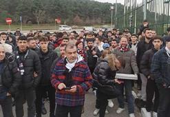 Beşiktaş taraftarından derbi öncesi takıma destek