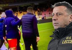 Serie A'da skandal: Teknik adam oyuncuya kafa attı: Görevden alındı