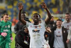 Galatasaray'da yeni transfer adeta şov yapıyor! İkili mücadele canavarı