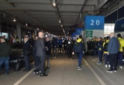 Fenerbahçe İstanbul'a döndü! Taraftarlardan karşılama