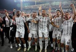 Al Musrati son dakikada attı, Beşiktaş yedek kulübesi sahaya atladı!