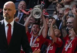 Manchester United'a 'men' şoku! Kupayı aldılar ama...