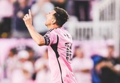 Messi tarih yazmaya devam ediyor