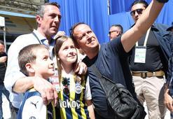 Kongre üyelerinden başkan adayları Ali Koç ve Aziz Yıldırım'a büyük ilgi