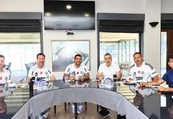 Göreve başladı! Beşiktaş, Giovanni van Bronckhorst'a 'hoş geldin' dedi