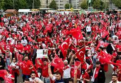 Türk taraftarlar, Avusturya maçı için Leipzig Stadı'na yürüdü