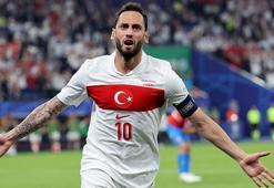 Hakan Çalhanoğlu: İnsanlarımızı sokakta görmek bizi mutlu ediyor