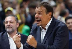 Ergin Ataman'dan büyük başarı! Yılın antrenörü seçildi