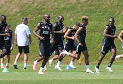 Beşiktaşlı futbolculara sıcak havaya karşı fıskiye desteği