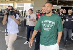 Fenerbahçe'nin prensip anlaşmasına vardığı Cenk Tosun, İstanbul'a geldi