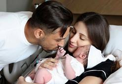 Fenerbahçe'nin yıldızı İrfan Can Kahveci, ikinci kez baba oldu