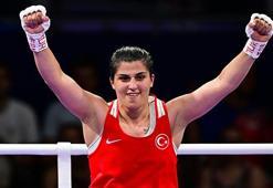 Son olimpiyat şampiyonu milli boksör Busenaz Sürmeneli, çeyrek finale yükseldi