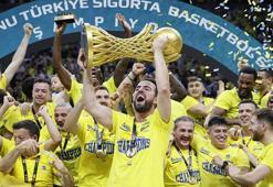 Fenerbahçe Beko, kaptanı Melih Mahmutoğlu ile yeniden anlaşma sağladı