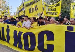 Bir grup Fenerbahçe taraftarı, yönetimi protesto etti