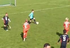Yok böyle kaleci! Kalesinden çıkıp Messi golü attı
