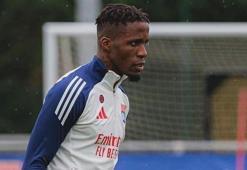 Galatasaray'dan sonra Lyon'da da olmadı! Patır patır dökülen Wilfried Zaha'nın son paylaşımı kafaları karıştırdı