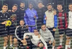 Michy Batshuayi gençlerle halı sahada maç yaptı