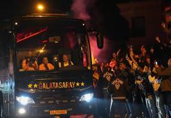 Galatasaray taraftarı, derbinin ardından Florya'ya akın etti!