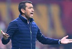 Galatasaray - Beşiktaş maçı sonrası soyunma odasında gerilim! Bronckhorst isyan etti