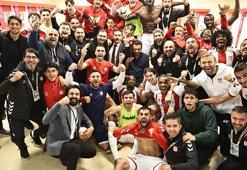 Sivasspor galibiyeti kutladı